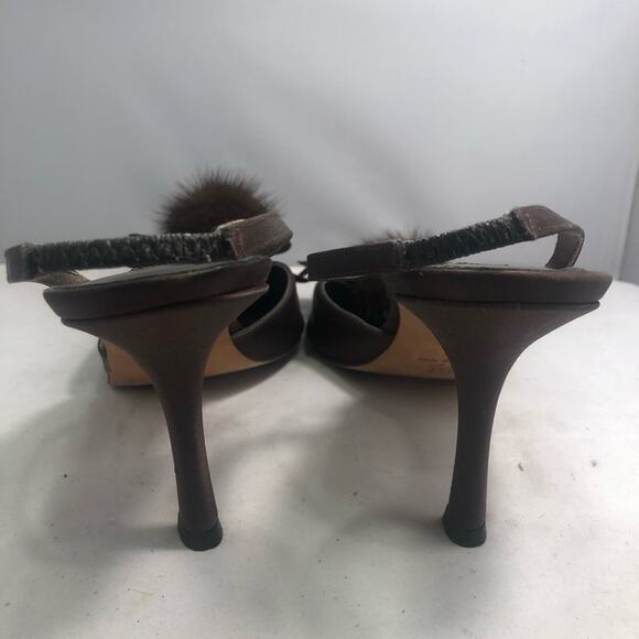 Isaac Mizrahi Sidra Pointy Toe Slingback Heels - Picture 7 of 8